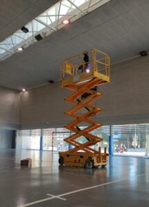Colocación luces LED en instalaciones deportivas
